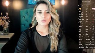 KiaraCarter - Baby girl sweetly chats and teases in front of the camera with her sweet pussy