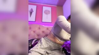 Sophie_LS - [young babe sweetly chatting and teasing in front of the camera in her clothes