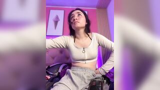 Sophie_LS - [young babe sweetly chatting and teasing in front of the camera in her clothes