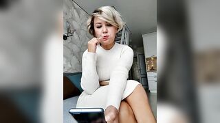 AlisaNelly -Charming milfochka in a beautiful payment teases in front of the camera and sweetly communicates