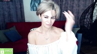 BlondeMommy_77 - Charming cutie dances in her clothes in front of the camera and has a nice chat