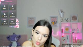 Katie_Foxie - Charming college girl having a nice chat.