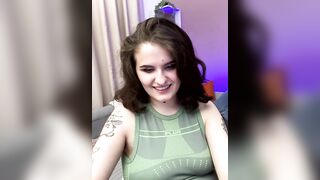 CattleyaV - Young babe with clothes on is having a nice chat.