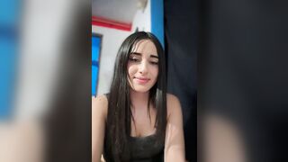 itsmadely - A cute brunette sits chatting and teasing on camera.