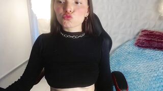 Skyheavenxoxox - Young babe sweetly chatting and teasing in front of the camera.