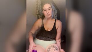 Kutiethick123 -Lush milfochka in tattoos sweetly chatting and teasing in front of the camera