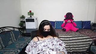 Arushisingh8888 - [The baby sits in clothes, chats and is embarrassed to show herself naked