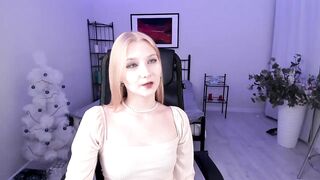 jennifer_ambridge77 - [Young blonde chats sweetly and teases in front of the camera