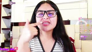 scarlleth_ - Brunette babe cute chats and teases in front of the camera