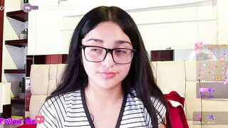 scarlleth_ - Brunette babe cute chats and teases in front of the camera