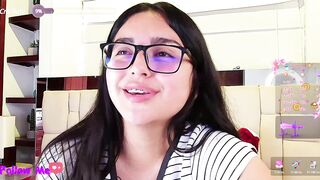 scarlleth_ - Brunette babe cute chats and teases in front of the camera