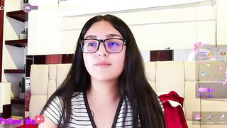 scarlleth_ - Brunette babe cute chats and teases in front of the camera