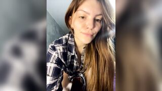 FionaLaNice - young babe sweetly chats and teases in front of the camera