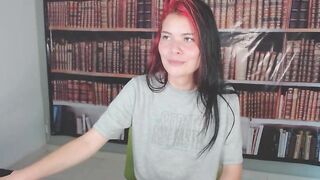 Dailly__ -young babe sweetly chats and teases in front of the camera