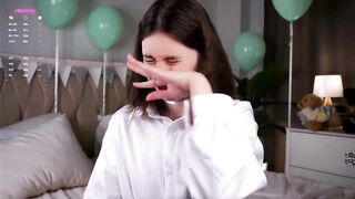 DarylBarks - Young babe sweetly chats and teases in front of the camera