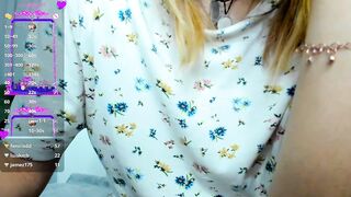 Bell_a_mi_ - [Skinny babe in lingerie teases in front of the camera and chats sweetly