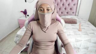 Maryan_najar - Covered young woman sweetly chats and teases in front of the camera