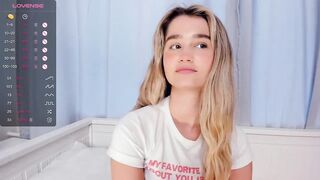 ConnieTran - [Young babe in clothes teases in front of the camera and chats sweetly with the chat