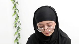 aysel_elid - [Covered babe sweetly chats and teases in front of the camera