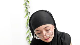 aysel_elid - [Covered babe sweetly chats and teases in front of the camera