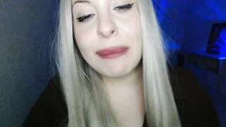 LuWeilovee - Blonde with Lavens in her pussy and gets pleasure in her pussy