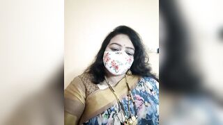 neelu-hoty - Curvy Indian woman in clothes talks nicely and doesn't want to undress