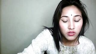 Princess_noorjahan -Young brunette chats sweetly and teases in front of the camera