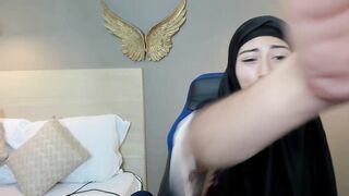 chaymae_nah_ - Covered baby chats with chat and is shy to undress