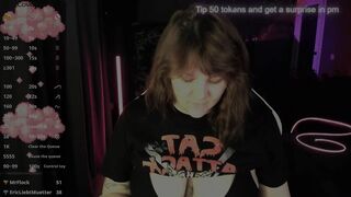 Kirca_mrr - Bubbly milf with big tits in a T-shirt sweetly chatting and teasing in front of the camera