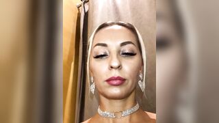 Diamond_Bunny_ -  Blondie in the dressing room filming herself and chatting sweetly with the chat room