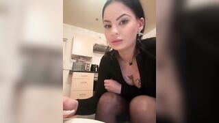 Lexy669 - Skinny housewife sweetly chats and teases in front of the camera