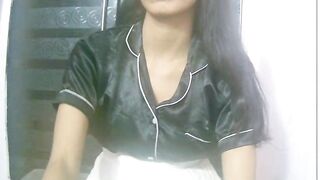 Cute_Sanna -Young babe sweetly chats and teases in front of the camera