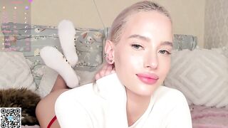 Kate_bremar - Charming young babe chats and teases in front of the camera