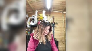 DaisyVibesss - Baby in clothes films herself on camera at work and chats sweetly with the chat