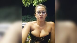 DAELAA - Latina babe on the street filming herself on camera and chatting sweetly with the chat room