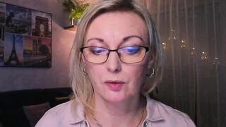 vanessa_chat - Milf is sweet-talking and doesn't want to undress for the camera.